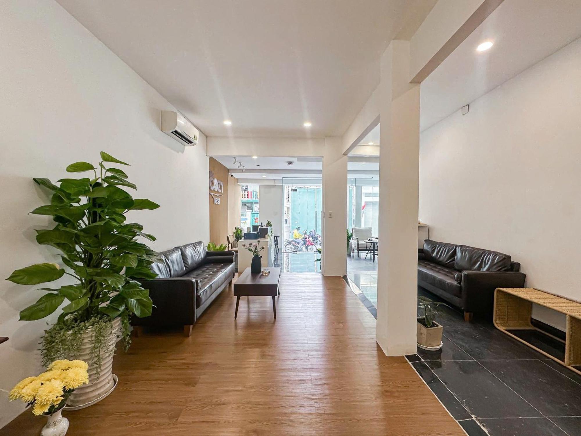 The Cozy Nest Hotel